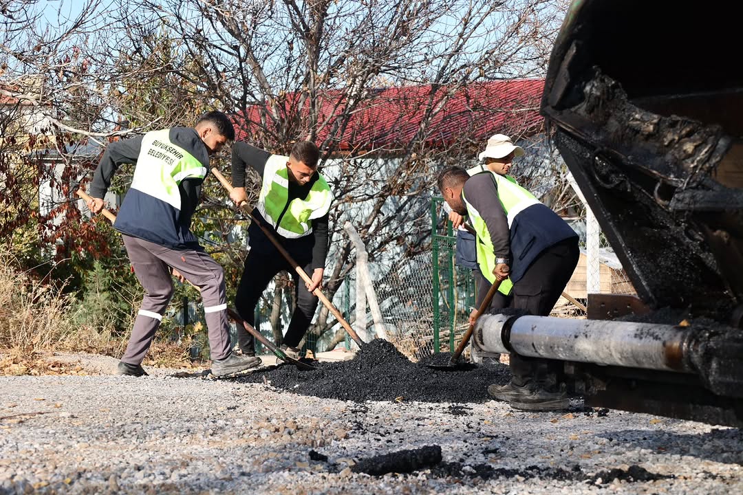 Bünyan'da Cam Teraslar Bölgesinde Sıcak Asfalt Çalışması Başladı