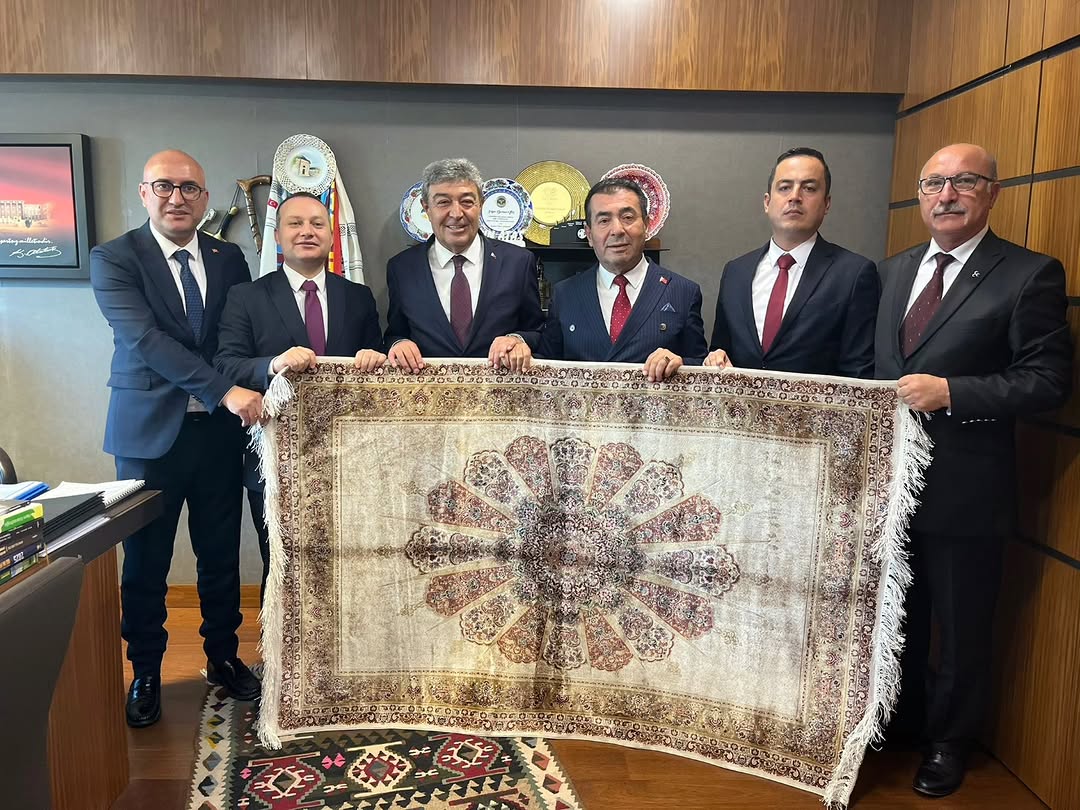 Bünyan Belediye Başkan Yardımcısı ve Parti Temsilcileri Milletvekili Ataş'ı Ziyaret Etti