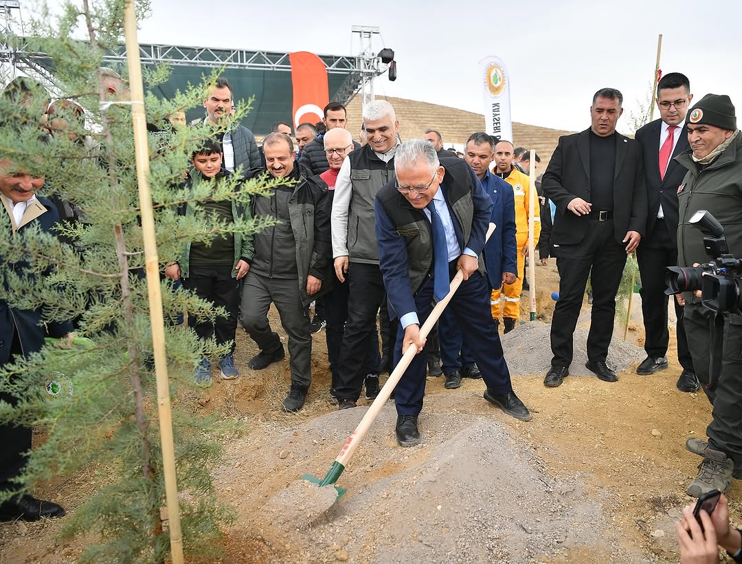 Kayseri'de Milli Ağaçlandırma Seferberliği: Bayramhacı'da Binlerce Fidan Toprakla Buluştu