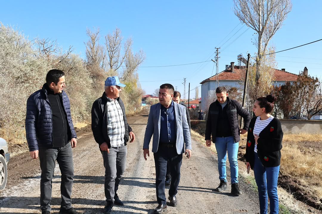 Bünyan'da Hazarşah Mahallesi'nde Sıcak Asfalt Çalışması Başladı