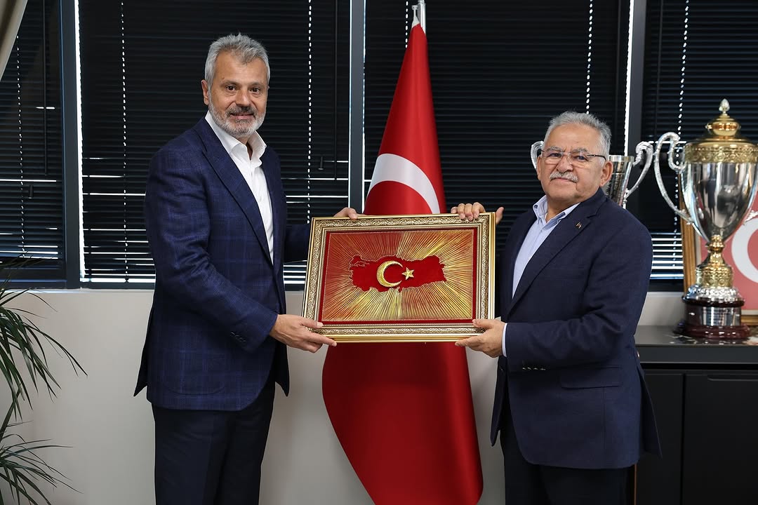 Kayseri Büyükşehir Belediyesi'nden Hatay'a Ziyaret ve Deprem Sonrası Çalışmalara Destek