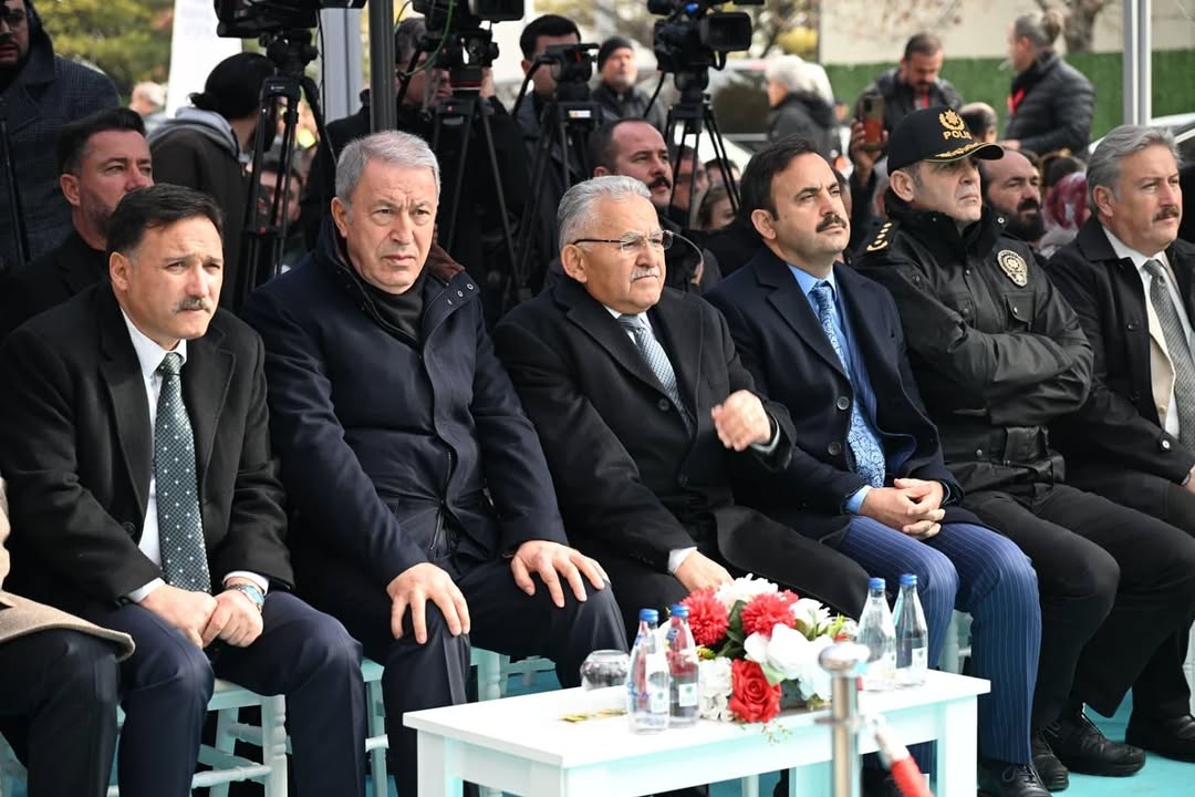 Kayseri'de Sahabiye Kentsel Dönüşüm Projesi'nde Anahtar Teslim Töreni Düzenlendi