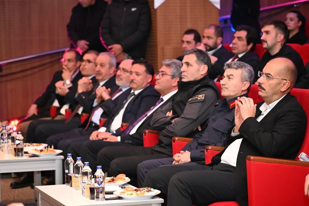 Kayseri'de Yerli ve Milli Yapay Zeka Modeli Clinisyn Lansmanı Yapıldı
