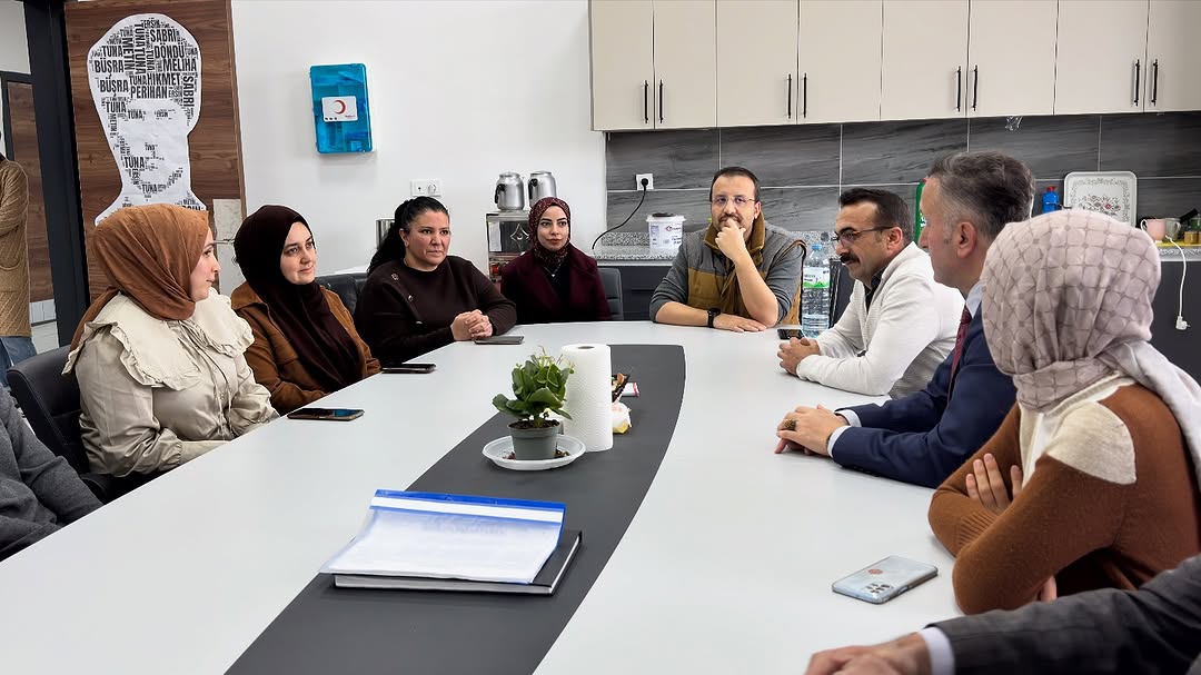 Kayseri İl Milli Eğitim Müdürü Coşkun Esen, Felahiye'de Okul Ziyaretinde Bulundu