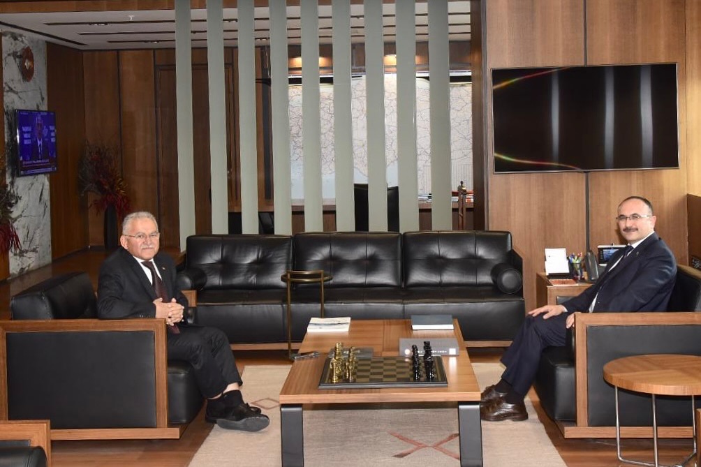 Kayseri Büyükşehir Belediyesi'nden Karayolları Genel Müdürlüğü'ne Ulaşım Ziyareti