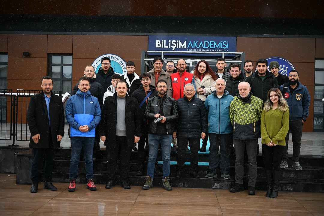 Kayseri Büyükşehir Belediyesi Bilişim Akademisi'nde Gençlere 3D Modelleme Eğitimi Desteği