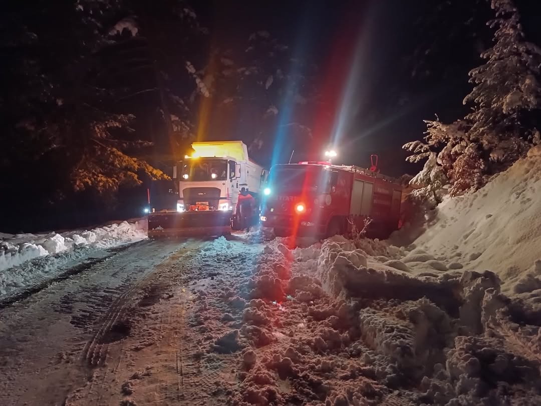 Kayseri'de Yoğun Kar Mücadelesi: 146 Mahalle Yolu Ulaşıma Açıldı