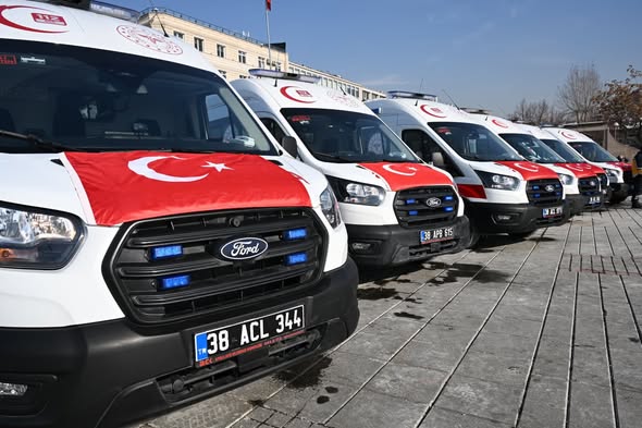Kayseri'nin Acil Sağlık Gücüne 12 Yeni Ambulans