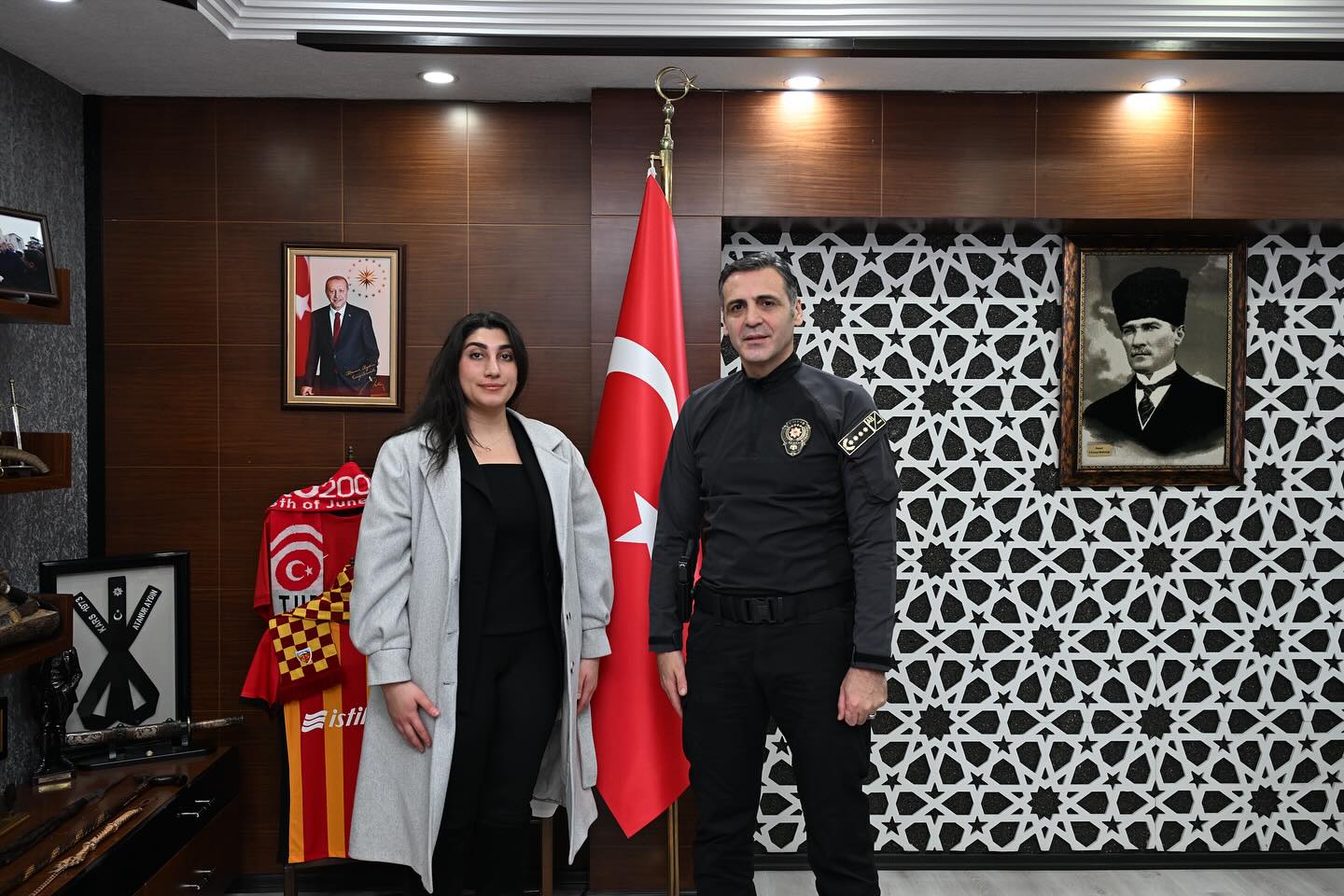 Aleyna Coşkun, Kayseri Emniyet Müdürü Atanur Aydın'ı Ziyaret Etti