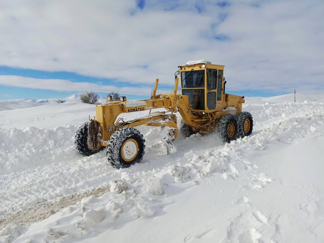 Bünyan'da Kar Mücadelesi: Ekipler Gece Gündüz Sahada