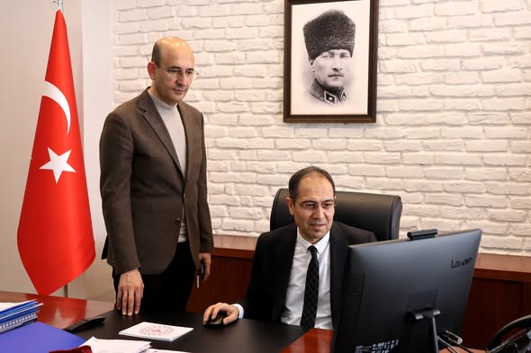 Kayseri İl Sağlık Müdürü Dr. Mehmet Erşan, Anadolu Ajansı'nın 'Yılın Kareleri' Oylamasına Katıldı