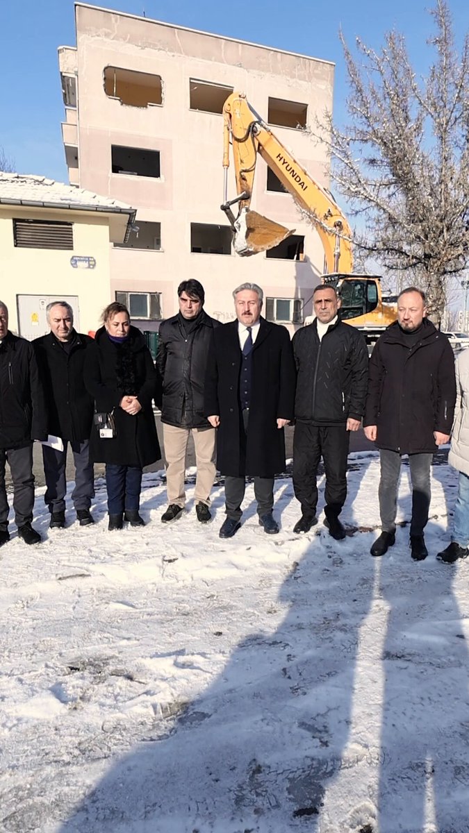 Kayseri Melikgazi'de Kentsel Dönüşüm Hamlesi: Aydınlıkevler Mahallesi'nde Yıkım Çalışmaları Başladı