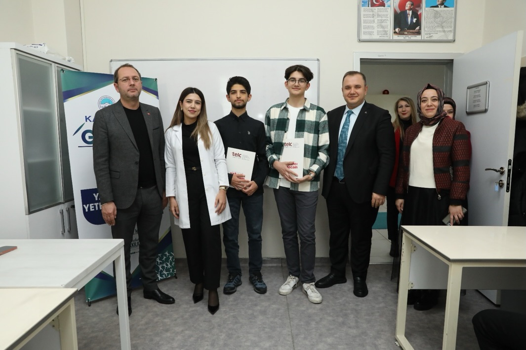 KAYMEK'te Almanca Eğitimini Tamamlayan Kursiyerler Sertifikalarını Aldı