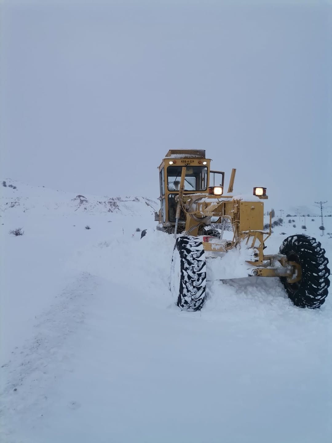 Kayseri'de Kar Mücadelesi: 156 Araç ve 421 Personel ile Yollar Açılıyor