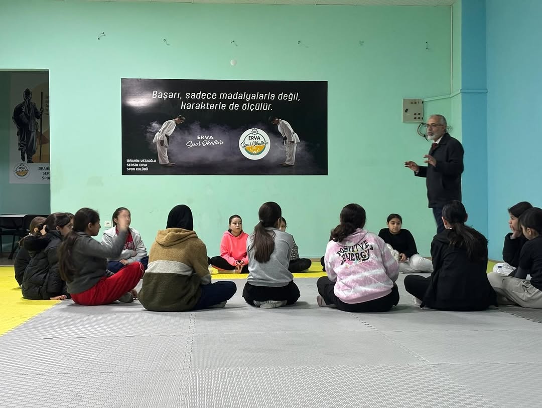 Kocasinan ERVA Spor Okullarında Sporculara Değerler Eğitimi Veriliyor