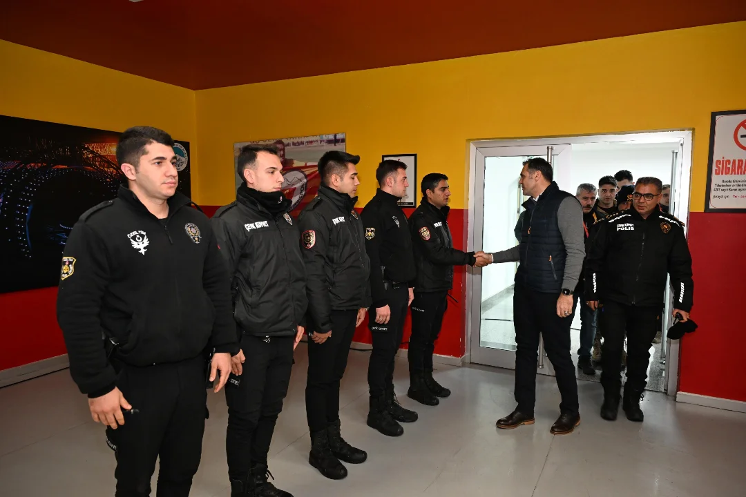 Kayseri Emniyet Müdürü Atanur Aydın, Süper Lig Maçında Güvenlik Önlemlerini Denetledi