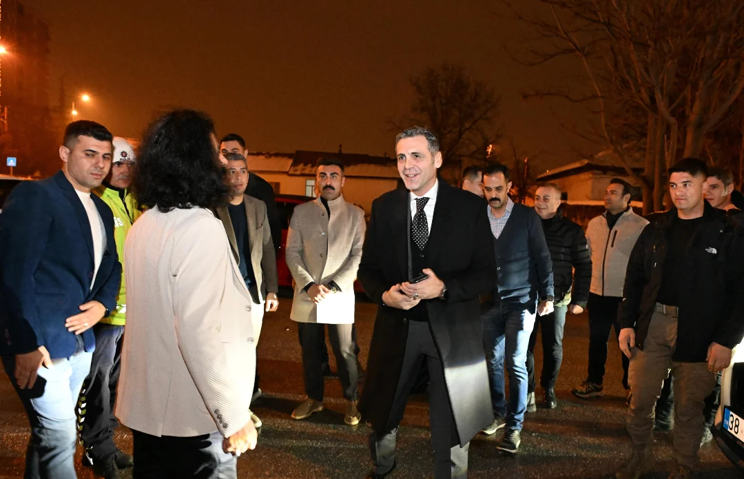 Kayseri'de Polis Memurunun Düğününde Vali Yardımcısı ve Emniyet Müdürü Nikah Şahidi Oldu