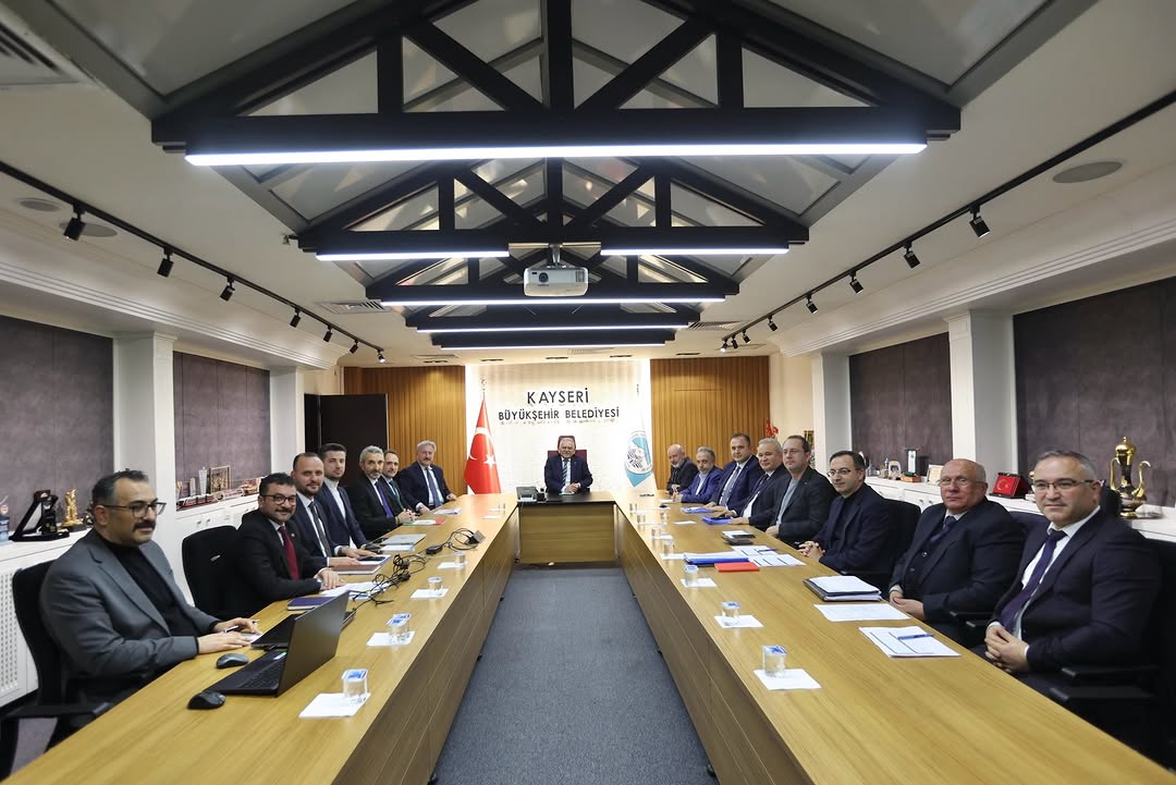 Kayseri'de Üç Büyük Belediye ile Hizmet İş Sendikası Arasında Toplu İş Sözleşmesi İmzalandı