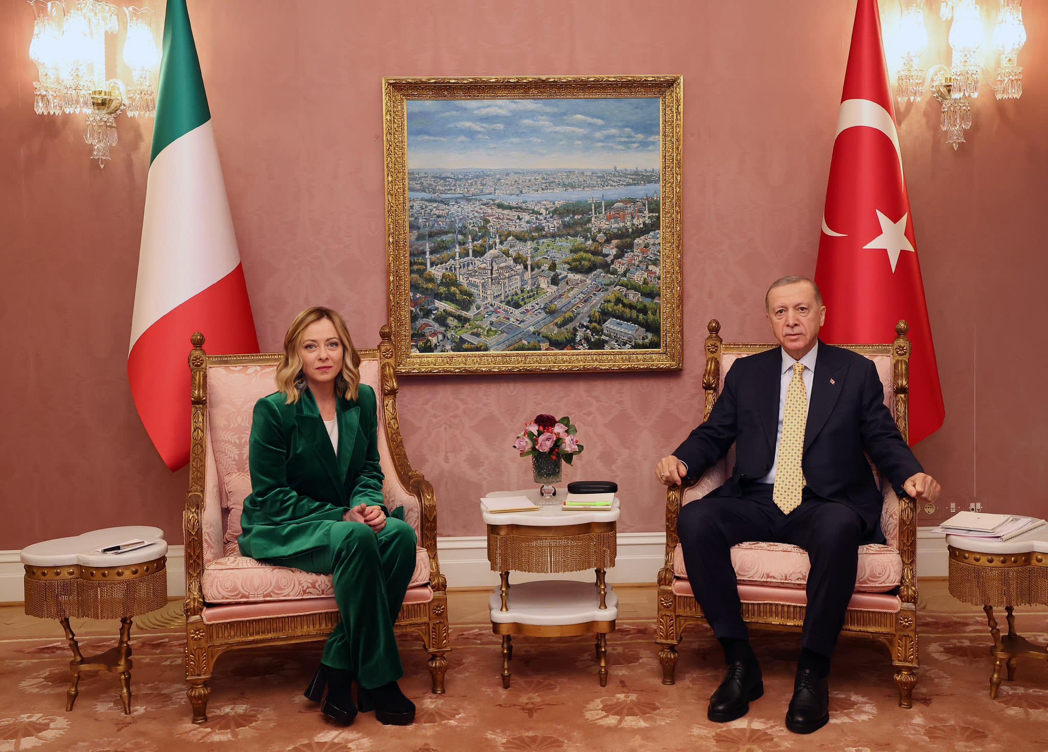 Erdoğan ve Meloni, Türkiye-İtalya ilişkilerini güçlendirmek için bir araya geldi