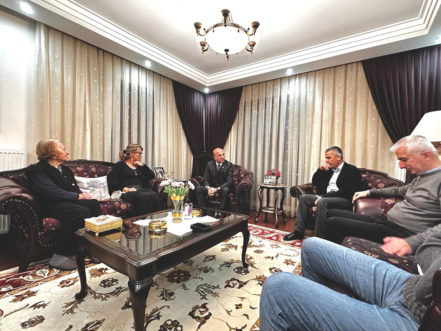 Kayseri'deki Siyasetçi, Mehmet Babür'ün Ailesine Taziye Ziyaretinde Bulundu