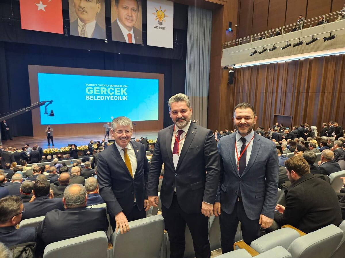 Siyasi Partinin Kongre Binasında Tanıtım Toplantısı Büyük İlgi Gördü