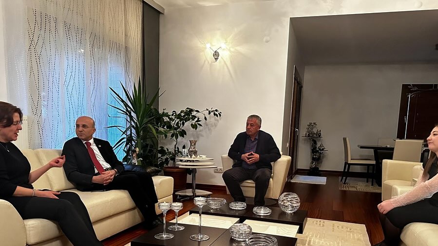 CHP Milletvekili Aşkın Genç, Eski İl Başkanı Ümit Özer'in Dayısının Vefatı Üzerine Taziye Ziyaretinde Bulundu