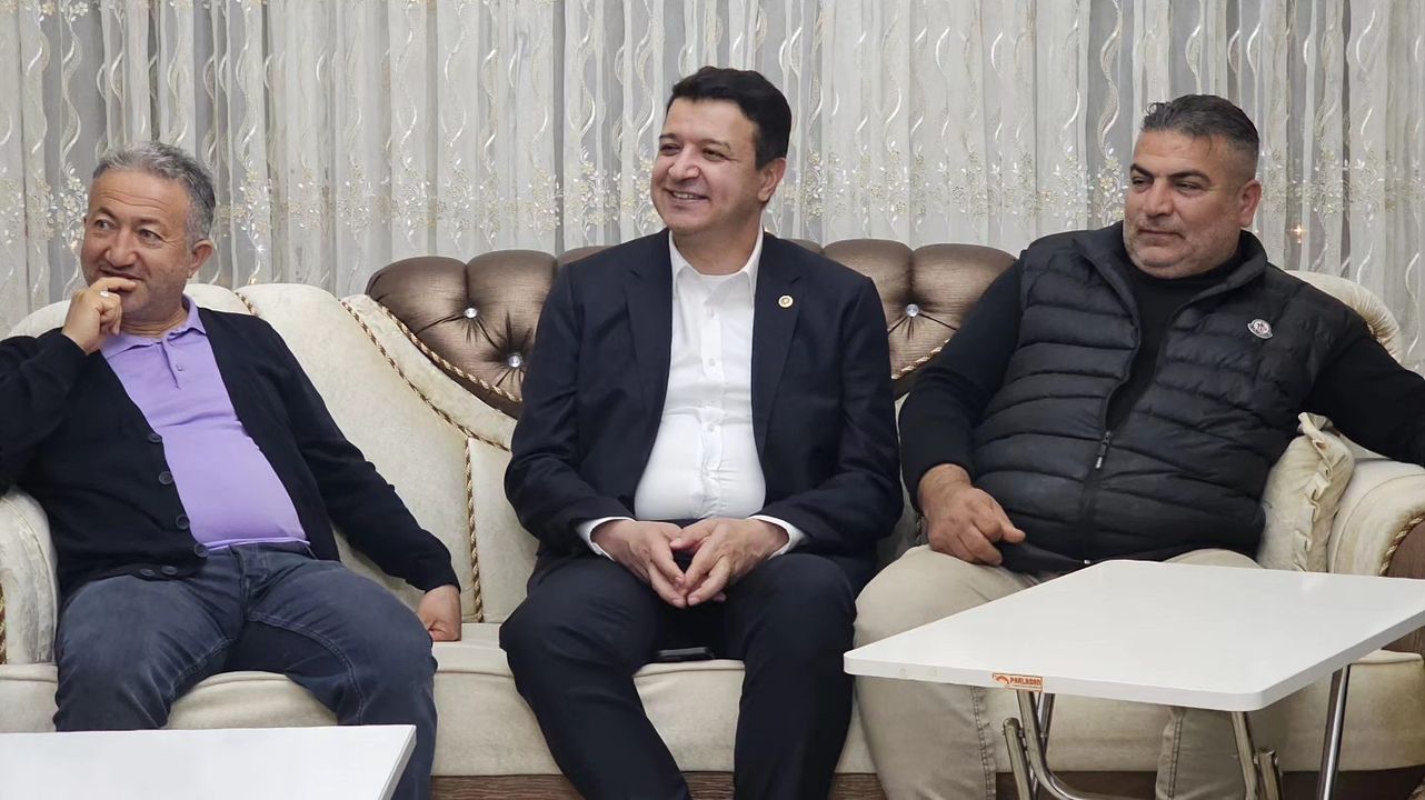 Saadet Partisi Milletvekili Mahmut Arıkan, Kayseri Konaklar Mahallesi'nde halkla buluştu.