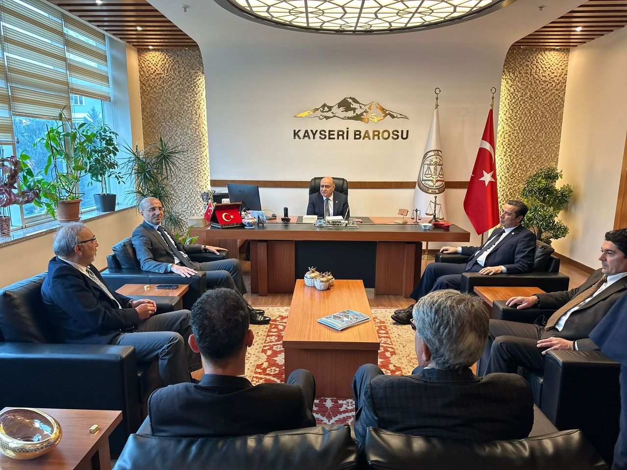 Kayseri Milletvekili Aşkın Genç, Baro Başkanı'yla Seçim Güvenliği Konusunu Görüştü