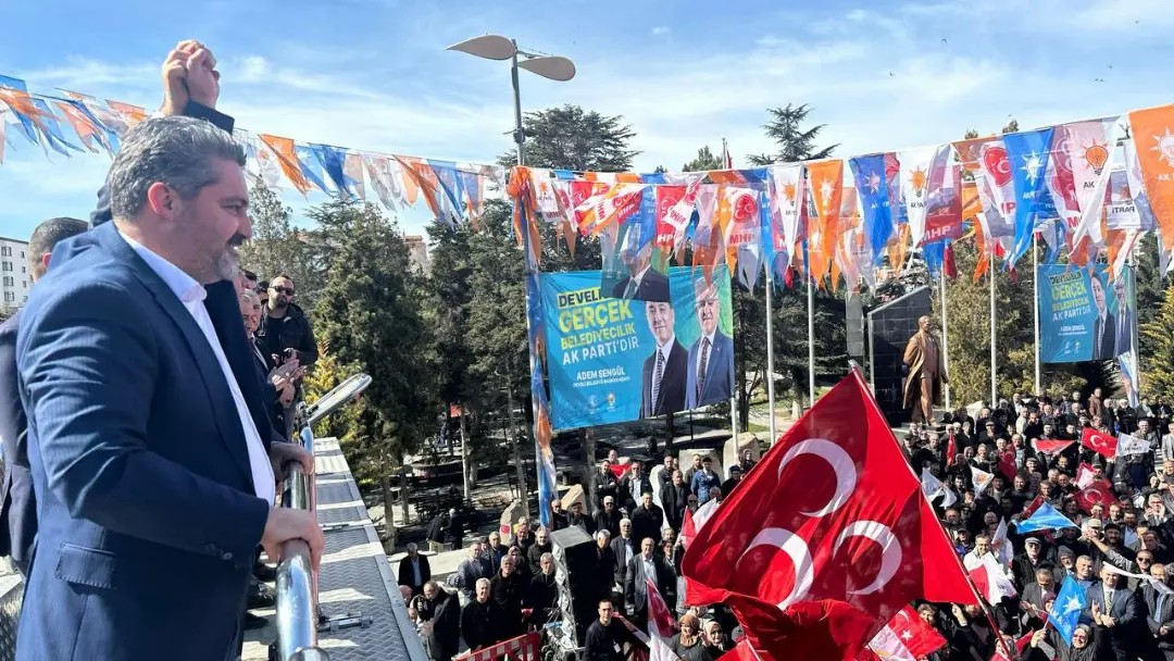 Develi'de düzenlenen mitingde siyasi figürler vatandaşlarla buluştu