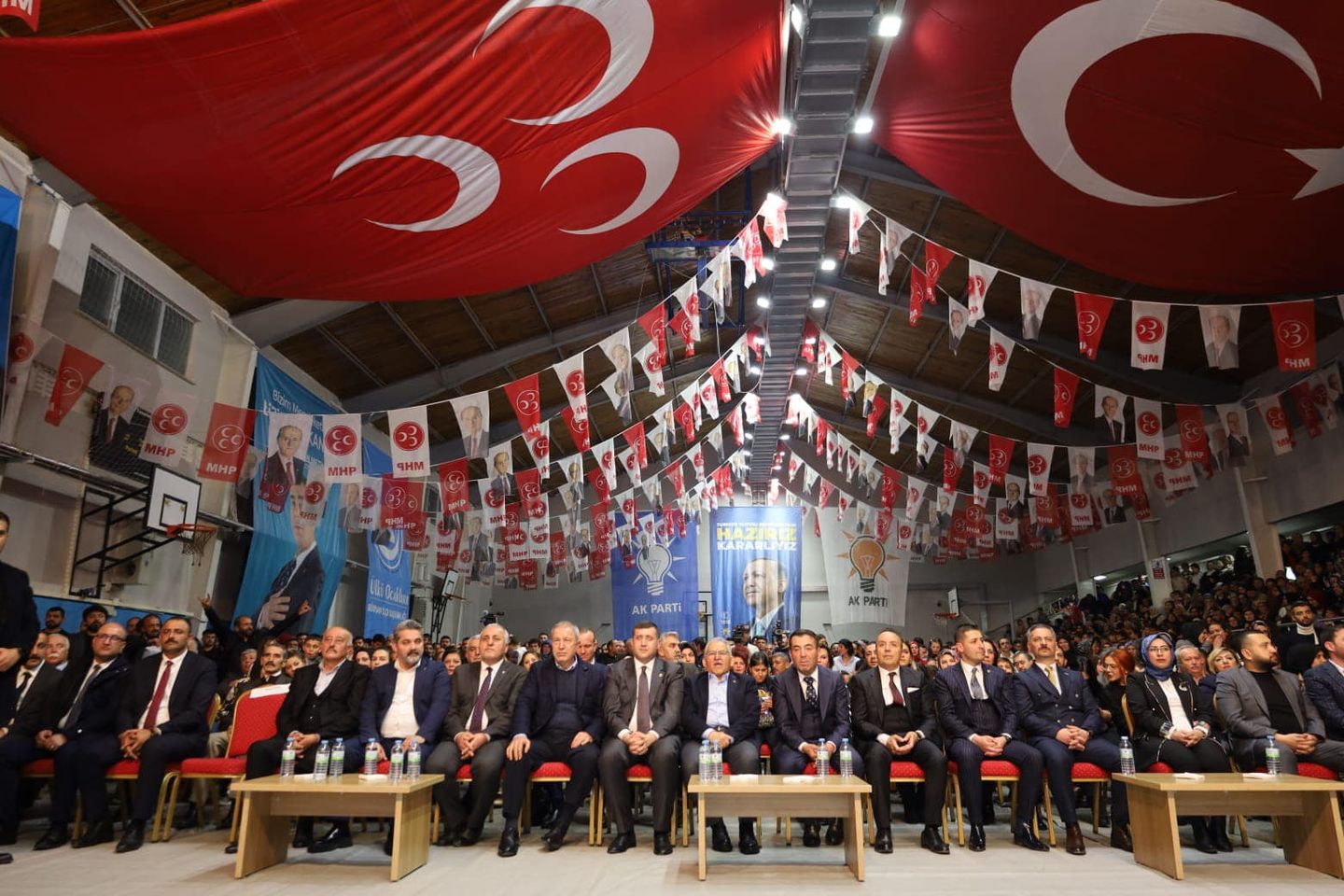 Kayseri'de Cumhur İttifakı Belediye Başkan adayının proje tanıtım gecesine yoğun katılım