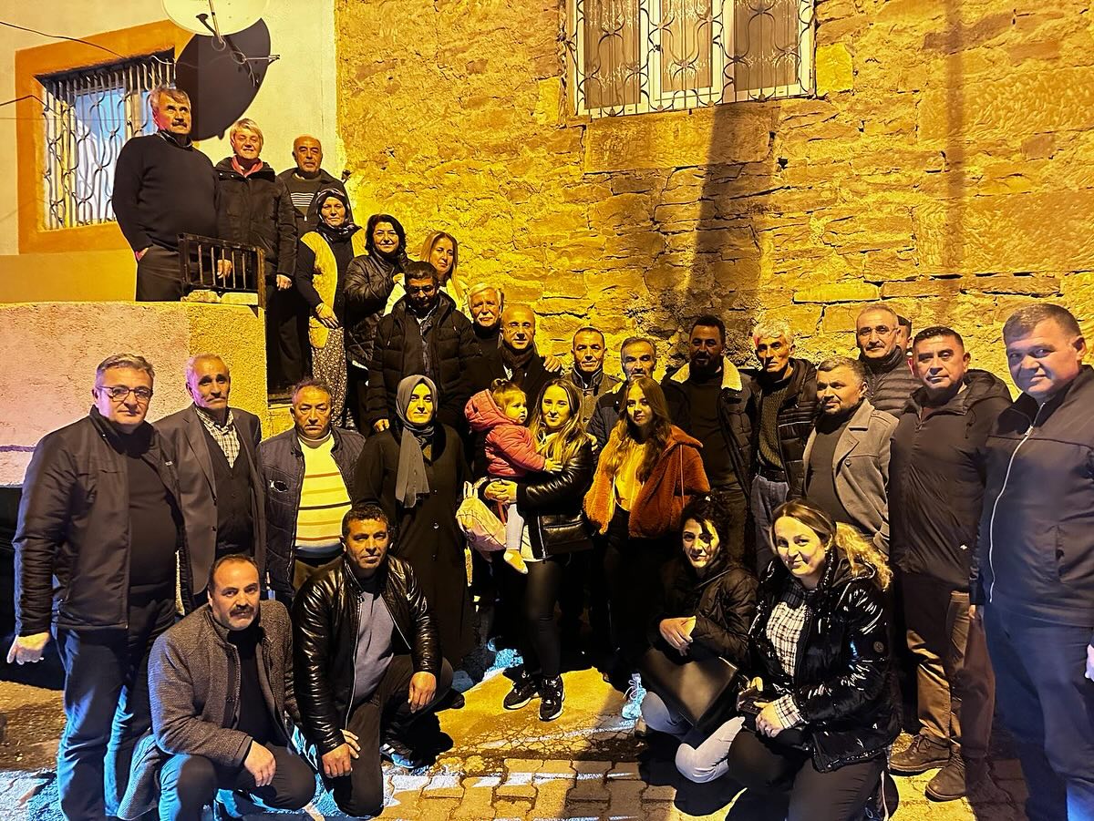 CHP Milletvekili Aşkın Genç, Pınarbaşı'da yoğun seçim çalışması yürütüyor.