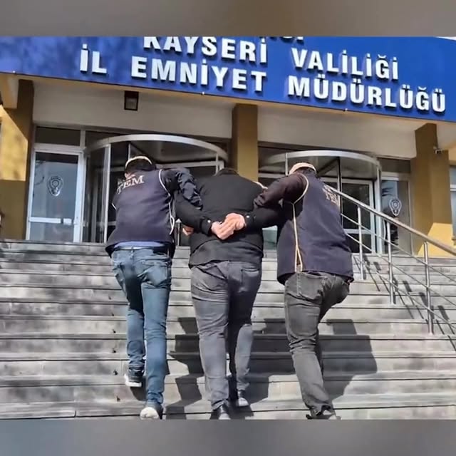 Kayseri'de FETÖ Operasyonu: 3 Zanlı Yakalandı, Kaçakları Saklayan Evler Açığa Çıktı