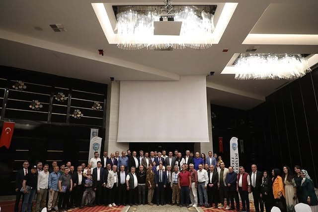 Antalya'da Develililer Buluşması: Belediye Başkanı Şengül'ün Davetiyle Hemşeriler Bir Araya Geldi