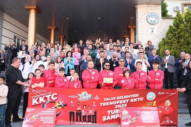 Talas Belediyesi E-Spor ve İnovasyon Merkezi Takımları, TEKNOFEST'te Türkiye'ye Birincilik Getirdi