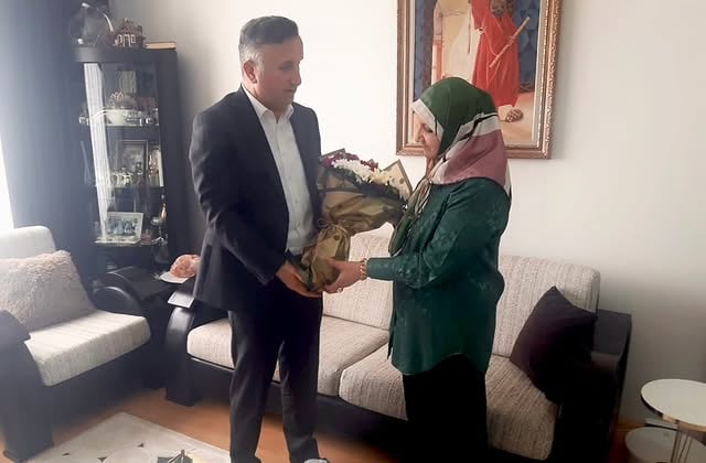 Anneler Günü'nde Öğretmen Zübeyde Özgen Ziyaret Edildi