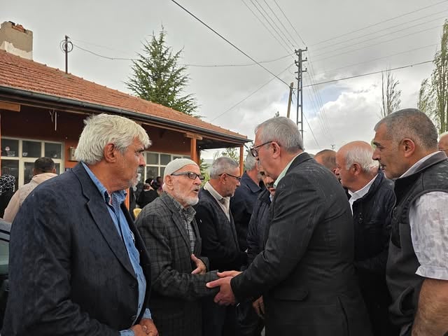 Bünyan Belediye Başkanı, Vefat Eden Davut Sarıçiçek'in Ailesine Taziye Ziyareti Yaptı
