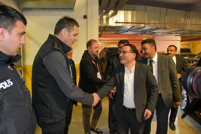 Kayseri Milletvekili Akar ve Valilik Temsilcileri, Kayserispor-Antalyaspor Maçını İzledi