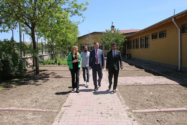 Kayseri'de Özel Eğitim Okuluna Ziyaret: Öğrenci Gelişimine Odaklanılıyor