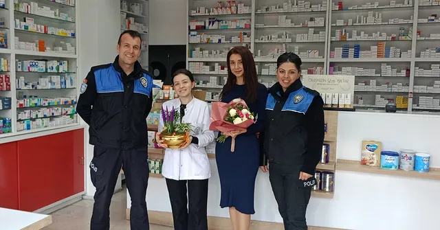 Kayseri Emniyeti, Eczacılar Günü'nü Kutladı ve Nöbetçi Eczanelerin Güvenliğini Sağladı