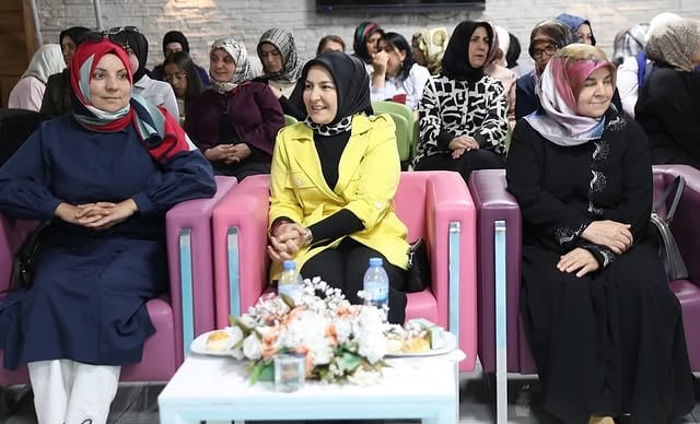 Kocasinan'da El Nakışları ve Tezhip Kursu Sergisi Yoğun İlgi Gördü