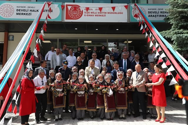 Develi'de El Sanatları Sergisi Yoğun İlgi Gördü