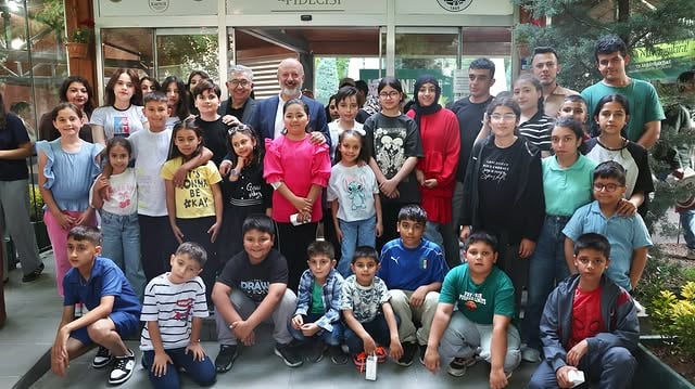 Kocasinan Belediyesi Kurban Bayramı'nda Yetimlerle Bayramlaştı