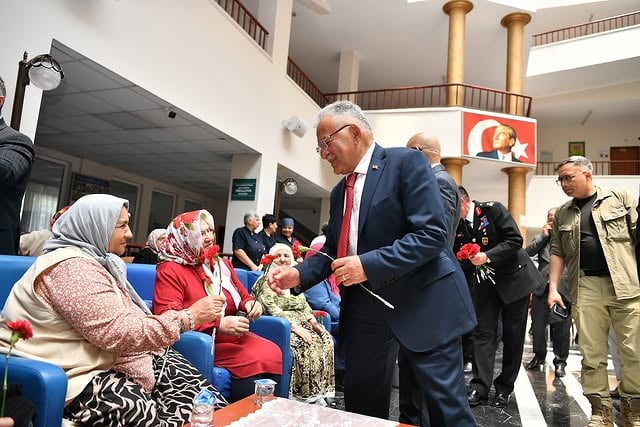 Kayseri'de Huzurevi Yaşlıları Kurban Bayramı Coşkusu Yaşadı