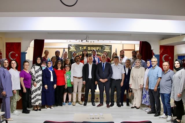 Kayseri'de Aile Yılı Etkinliği: Veliler Kitap Okuma Yarışmasında Buluştu