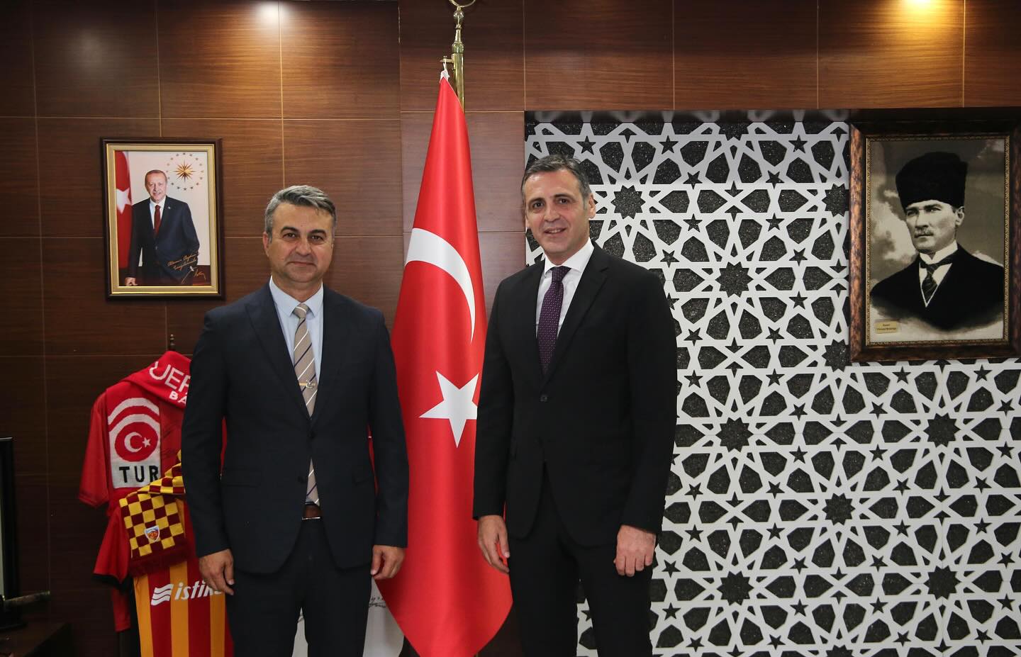 Kayseri Emniyet Müdürlüğünü Eski Garnizon Komutanı Ziyaret Etti