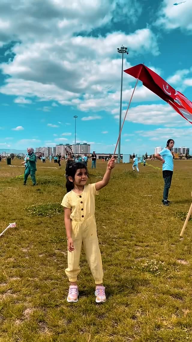 Kayseri'de Geleneksel Uçurtma Şenliği Coşkuyla Kutlandı
