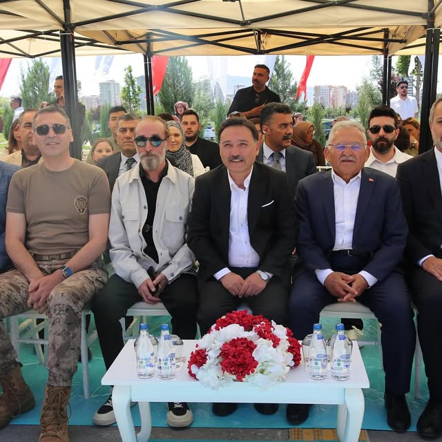 Kayseri'de Kadın ve Çocuk Temalı Yağlı Boya Resim Sergisi Düzenlendi