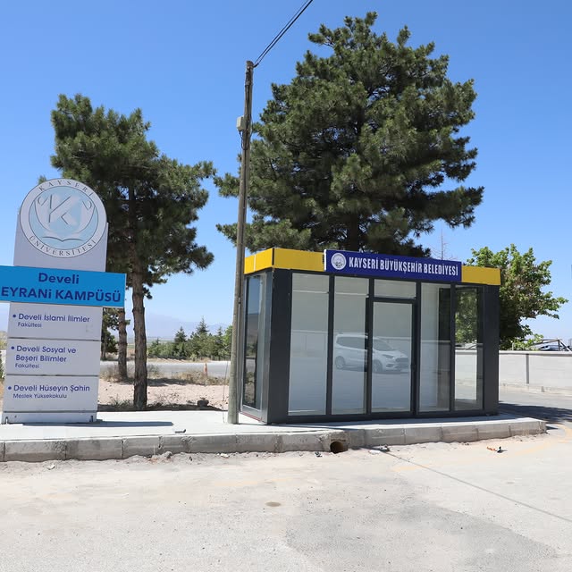 Develi'de Yeni Kapalı Duraklar Sevinci: Toplu Taşıma Beklemek Artık Daha Konforlu