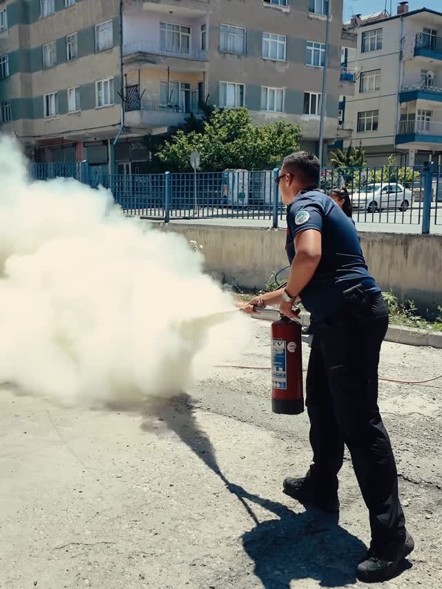 Kayseri'de Afet Bilinci Artırılıyor: Üç Farklı Sektöre Yönelik Eğitimler Devam Ediyor