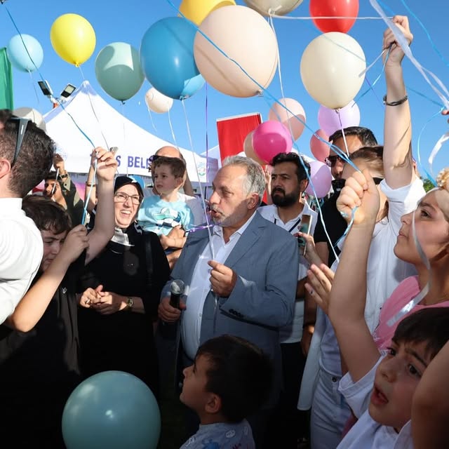 Talas Belediyesi'nden Kanseri Yenen Deniz Akçakoyunlu İçin Mutluluk Balonları Gökyüzüne